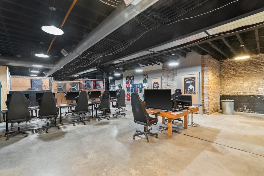 More Photos Of 410 Main St, Racine Office Residential For Sale