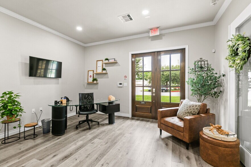 More Photos Of 13715 Office Park Dr, Houston Office For Sale