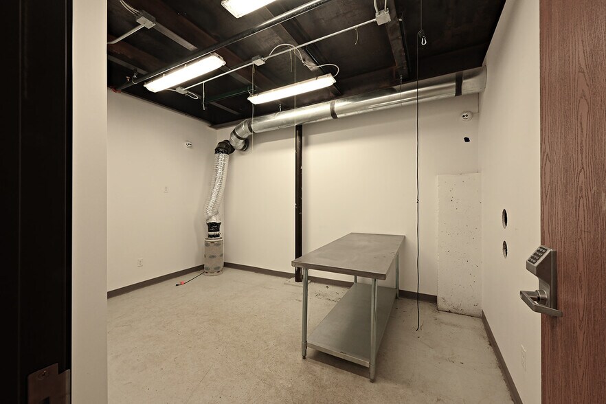 More Photos Of 5739 Bueno Dr, Fort Collins Manufacturing For Lease