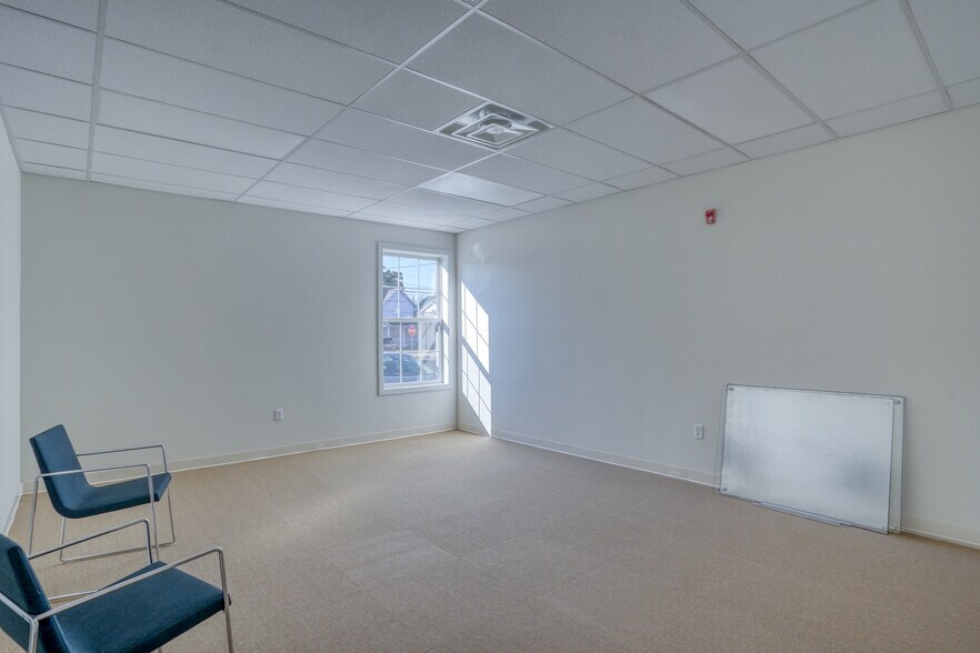 More Photos Of 4 E Laurel St, Georgetown Office For Lease