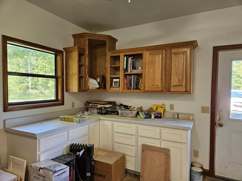 More Photos Of 244 County Road 555B, Tecumseh Manufacturing For Sale