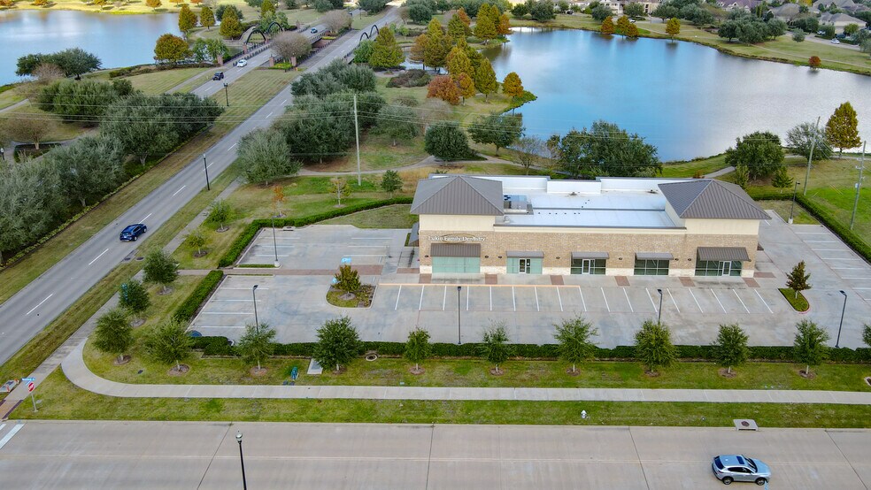 More Photos Of 7417 Branford Pl, Sugar Land Medical For Lease