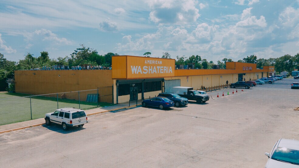More Photos Of 11320 Homestead Rd, Houston Supermarket For Sale