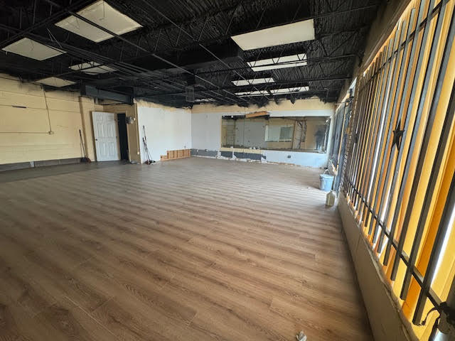 More Photos Of 1031-1039 Bandera Rd, San Antonio Storefront For Sale