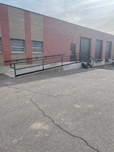 More Photos Of 3930-3940 Holly St, Denver Warehouse For Lease