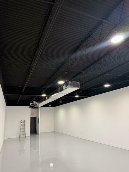 More Photos Of 5100-5130 S State Road 7, Fort Lauderdale General Retail For Lease