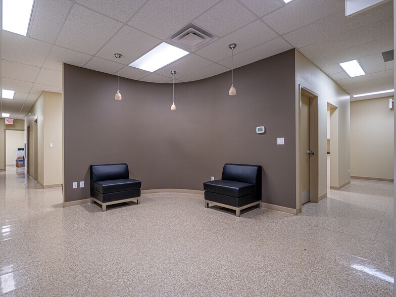 More Photos Of 88 Auto rd, Lloydminster Office For Lease
