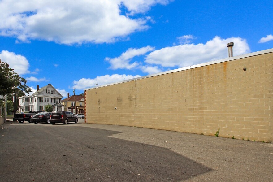 More Photos Of 284 S Broadway, Lawrence Auto Dealership For Sale