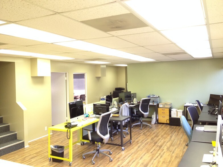 More Photos Of 2758 S King St, Honolulu Freestanding For Lease