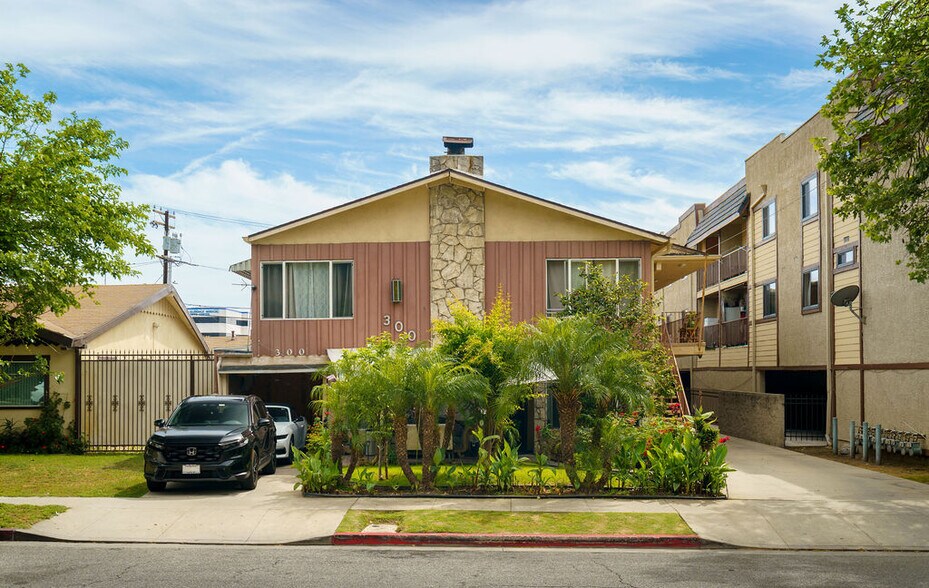 More Photos Of 300 E Garfield Ave, Glendale Apartments For Sale