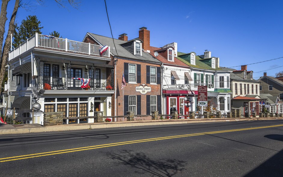 More Photos Of 8 S Main St, New Hope Storefront Retail Office For Lease