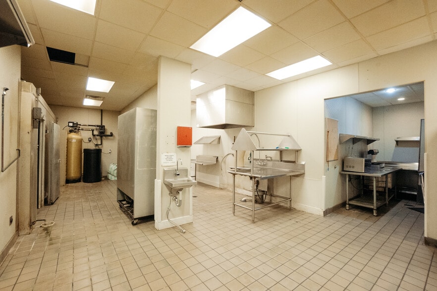 More Photos Of 525 N Peters Ave, Fond Du Lac Unknown For Lease