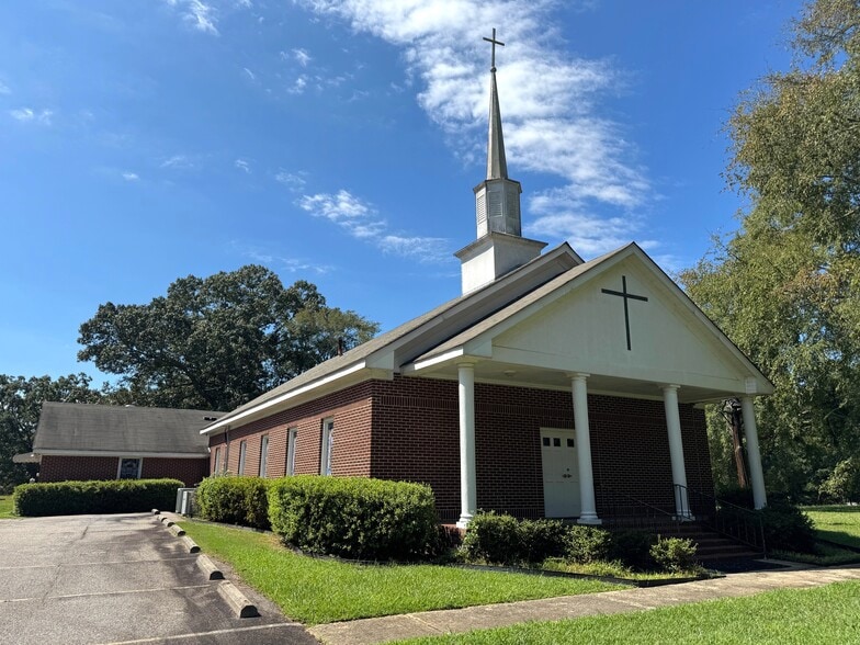 More Photos Of 426 Old Commerce Road Ext, Athens Religious Facility For Sale