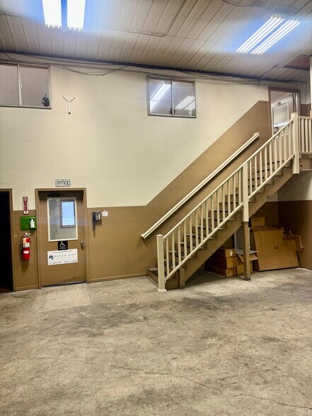 More Photos Of 5260 S Clinton Trl, Eaton Rapids Manufacturing For Lease