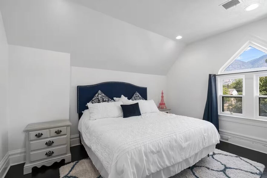 More Photos Of 209 N 400 W, Provo Office For Sale