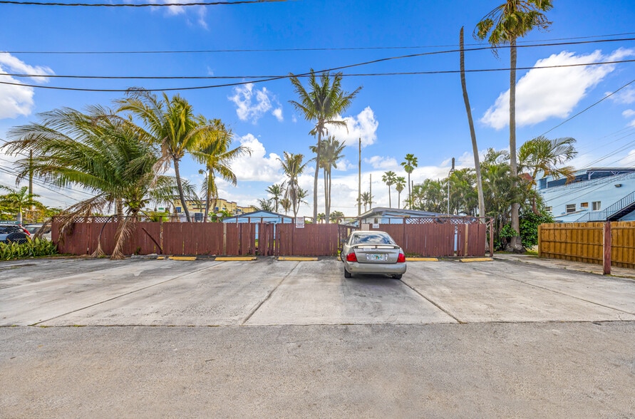 More Photos Of 1610 N Dixie Hwy, Hollywood Apartments For Sale