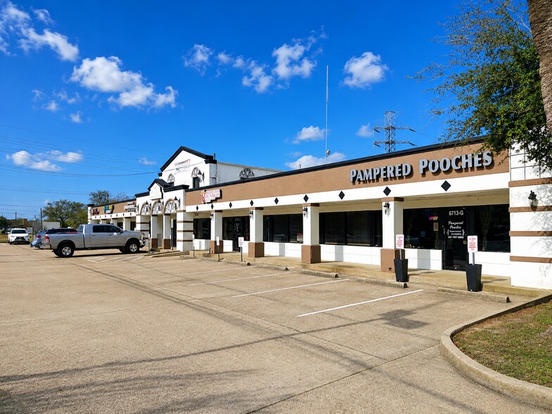 Primary Photo Of 6713 Broadway, Pearland Unknown For Lease