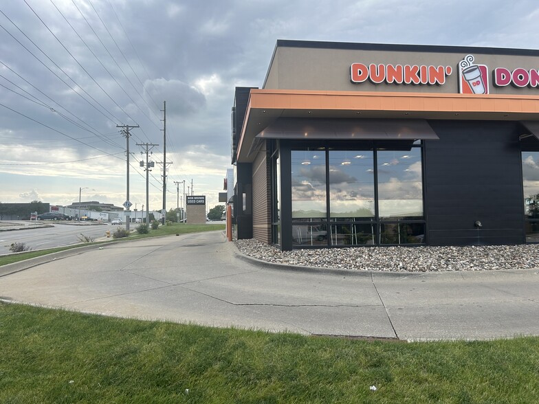 More Photos Of 4212 Merle Hay Rd, Des Moines General Retail For Sale