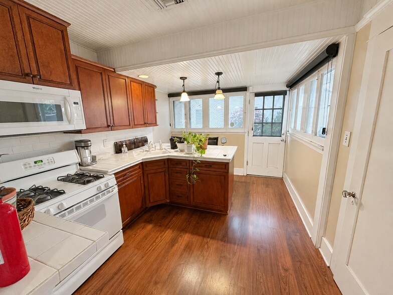 More Photos Of 3895 Brockton Ave, Riverside Office For Lease