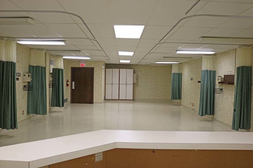 More Photos Of 28 N 64th St, Belleville Medical For Lease