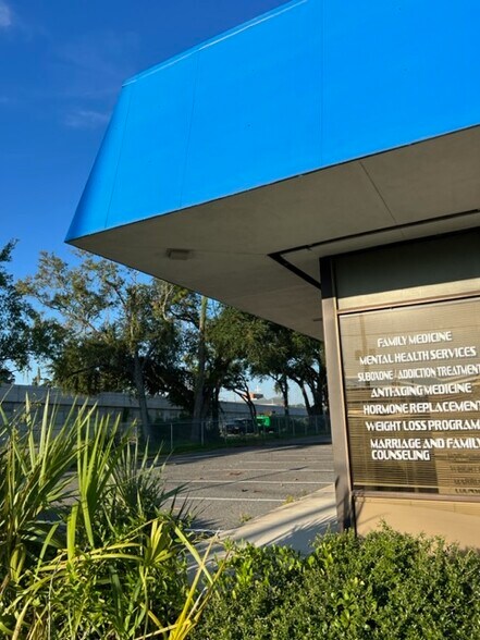 More Photos Of 580 Ellis Rd S, Jacksonville Office For Sale