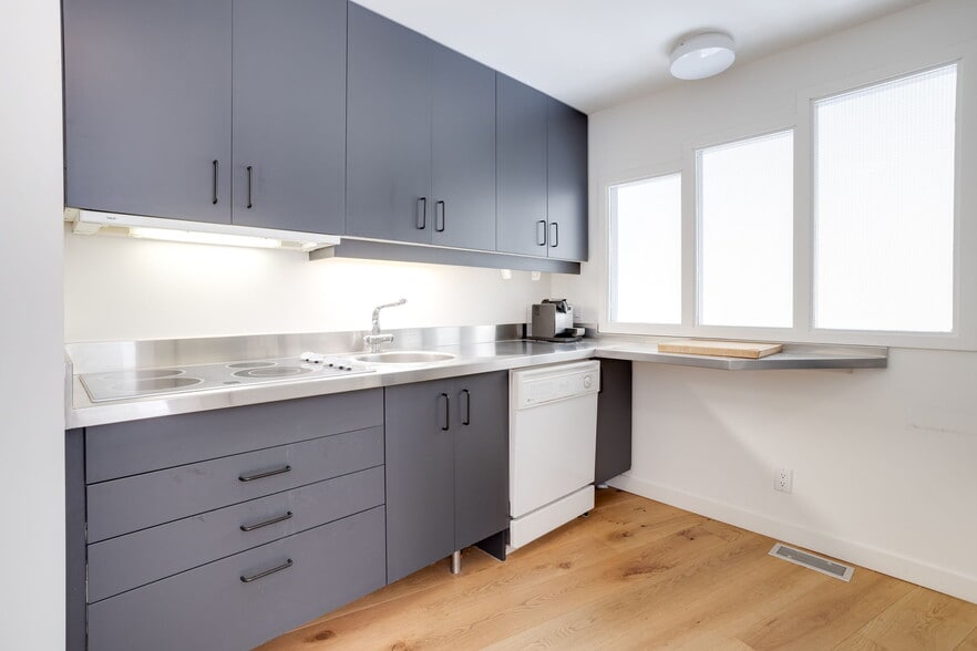 More Photos Of 115 Walnut Ave, Toronto Office For Sale