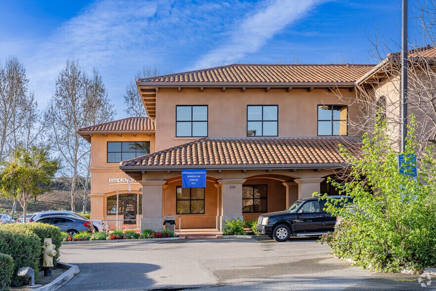 More Photos Of 220 S Akers St, Visalia Medical For Sale