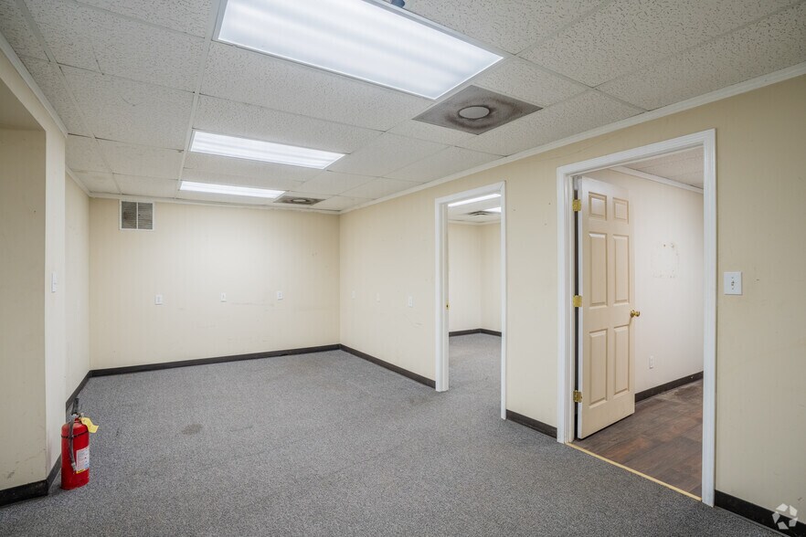 More Photos Of 9296 S Main St, Jonesboro Service For Sale