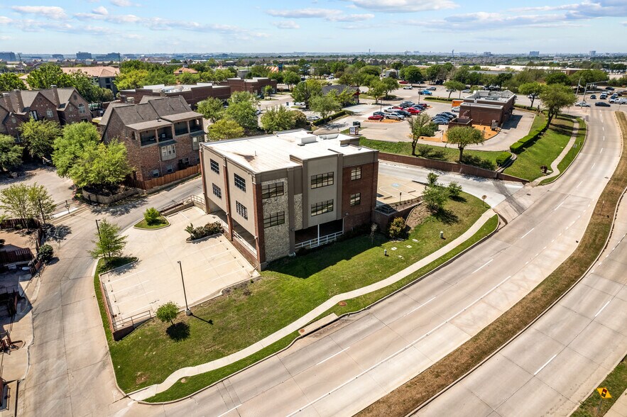 More Photos Of 840 Ranchview Dr, Irving Medical For Sale