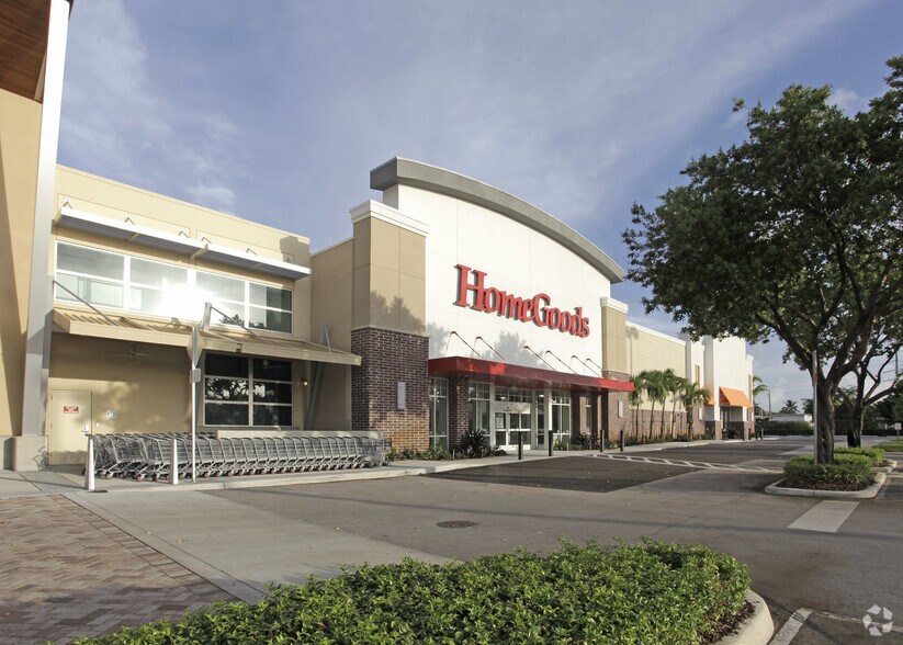 More Photos Of 2411-2431 N Federal Hwy, Pompano Beach Freestanding For Lease