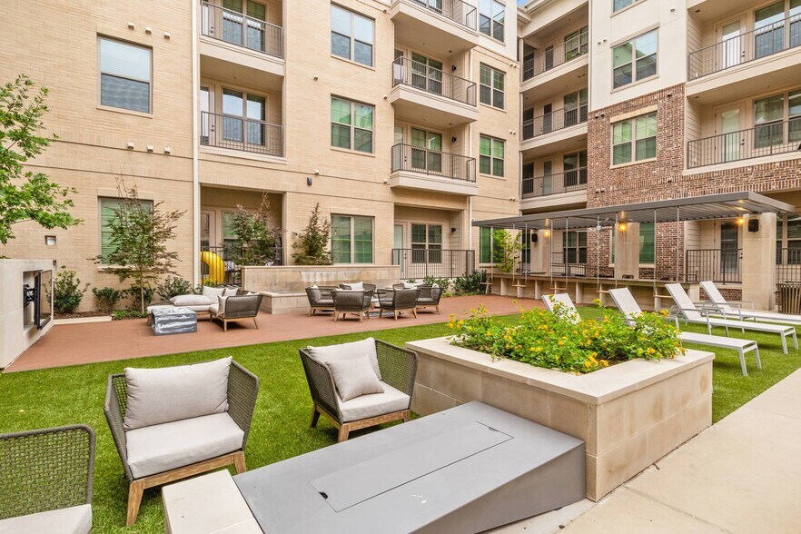 More Photos Of 4150 Belt Line Rd, Addison Apartments For Lease