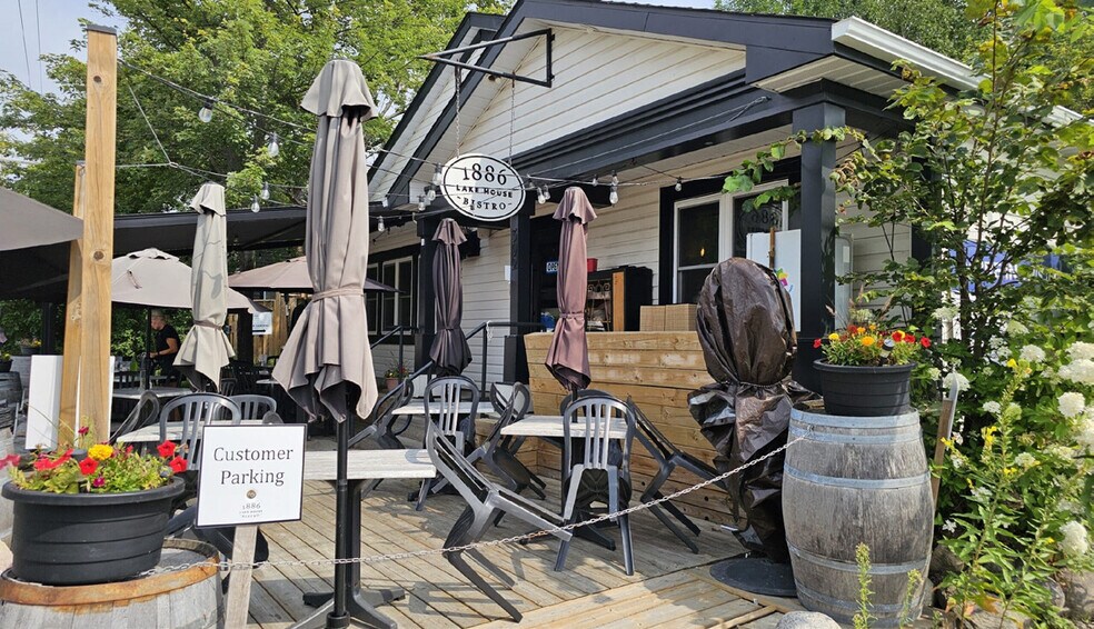 More Photos Of 2604 Honey Harbour Rd, Georgian Bay Restaurant For Sale