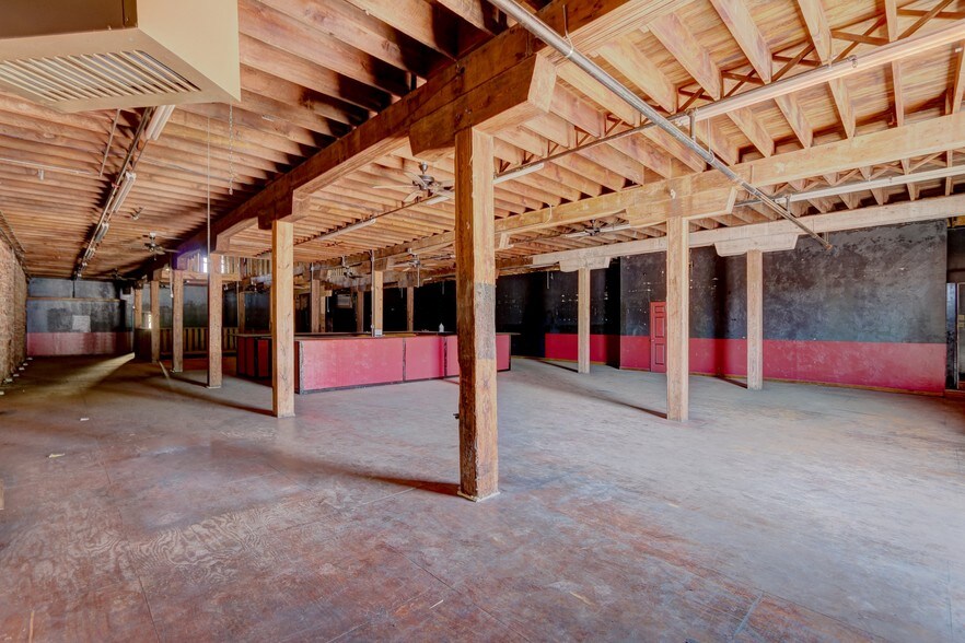 More Photos Of 324 W Oklahoma Ave, Guthrie Storefront Retail Residential For Lease