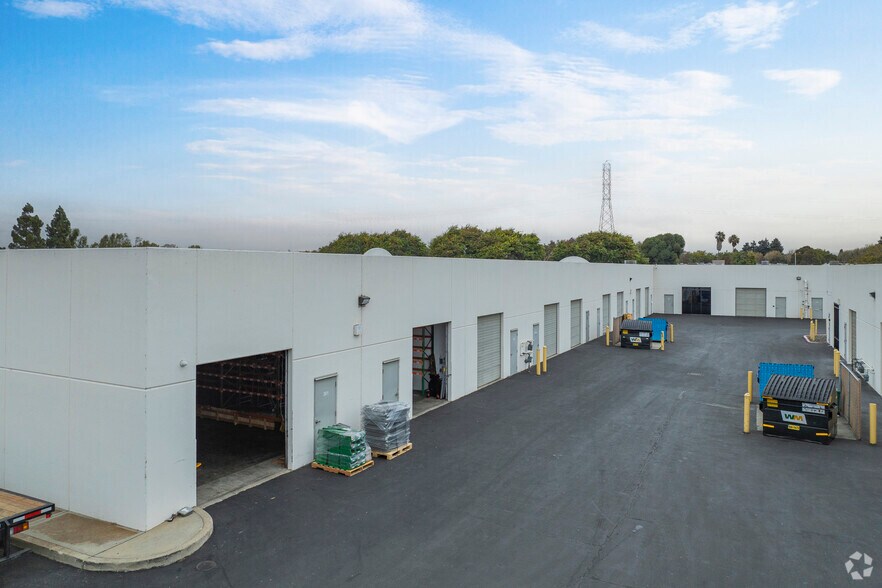 More Photos Of 23785 Cabot Blvd, Hayward Unknown For Lease