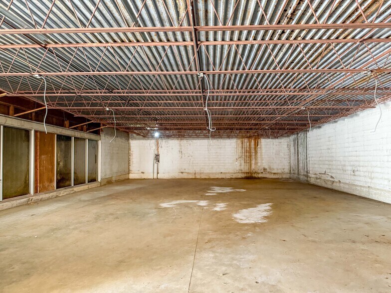 More Photos Of 1720 US Highway 70 SW, Hickory Flex For Lease