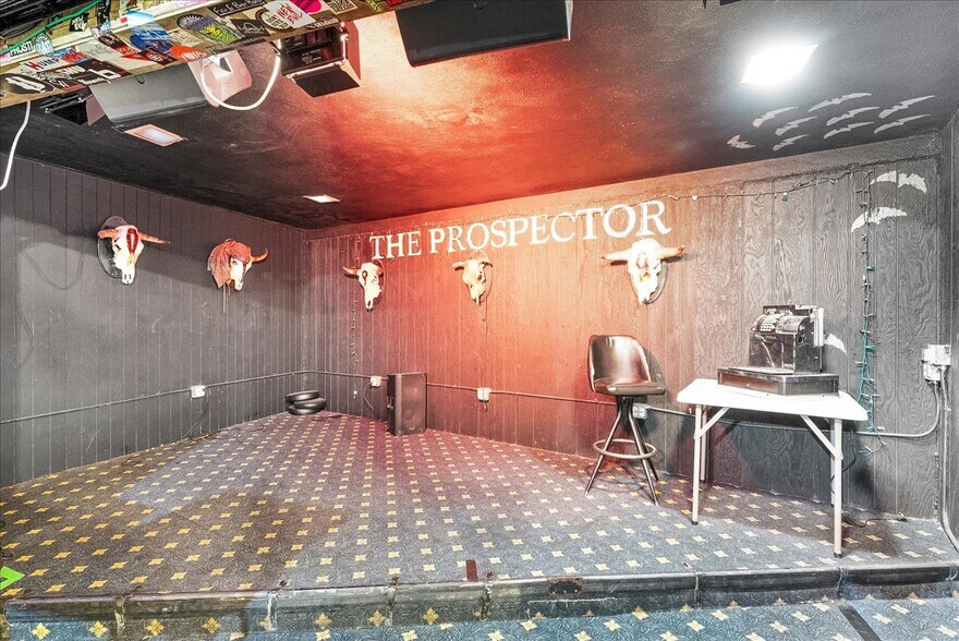 More Photos Of 2400 E 7th St, Long Beach Restaurant For Sale