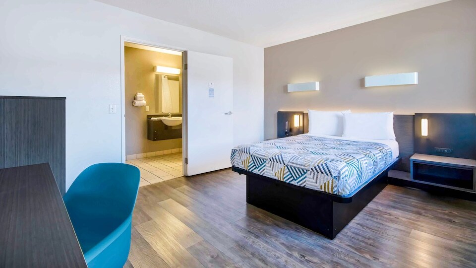 More Photos Of 3007 Cerrillos Rd, Santa Fe Hotel For Sale