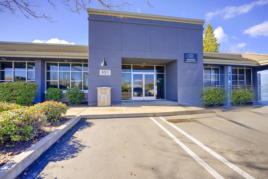 More Photos Of 951 Reserve Dr, Roseville Medical For Lease