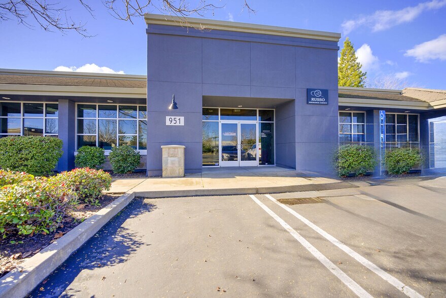 More Photos Of 951 Reserve Dr, Roseville Medical For Sale