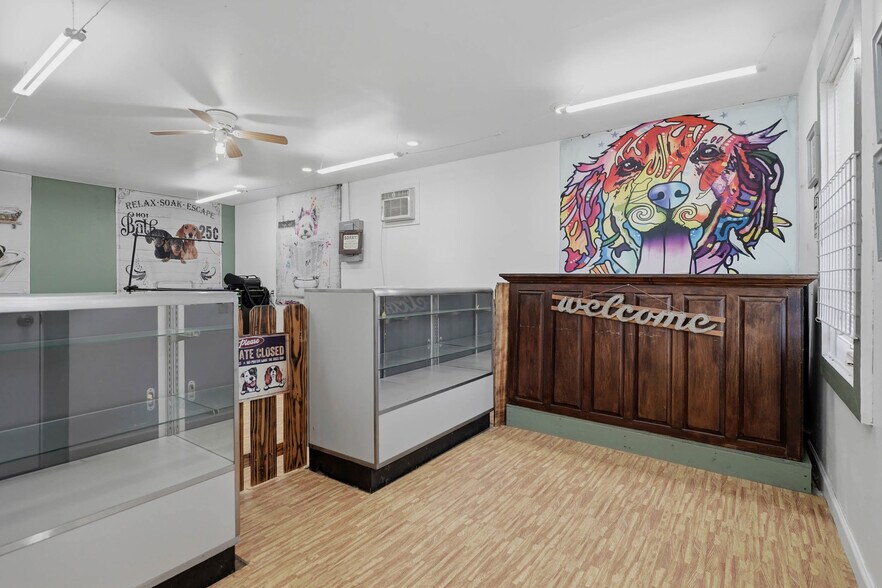 More Photos Of 450 Stephens St, Rochelle Storefront Retail Office For Sale