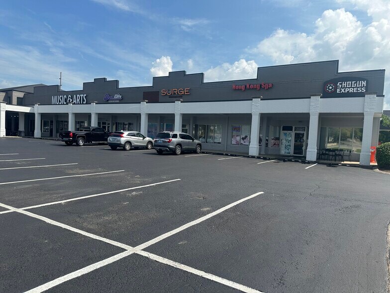 More Photos Of 830 Fairview Ave, Bowling Green Storefront Retail Office For Lease