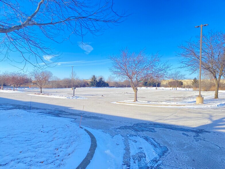 More Photos Of 517 N Westhill Blvd, Appleton Freestanding For Lease