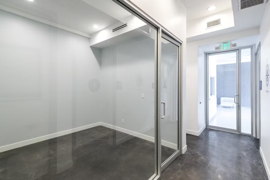 More Photos Of 6829 Lankershim Blvd, North Hollywood Medical For Lease