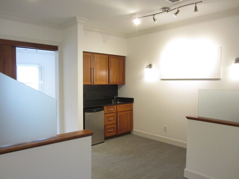 More Photos Of 452 E Paces Ferry Rd NE, Atlanta Office For Sale