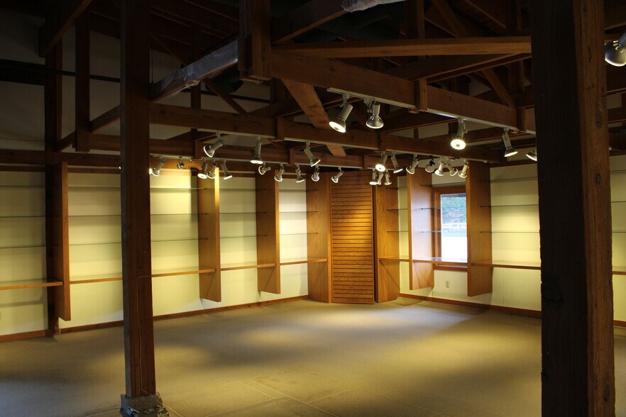 More Photos Of 310-340 Water St, Excelsior Freestanding For Lease