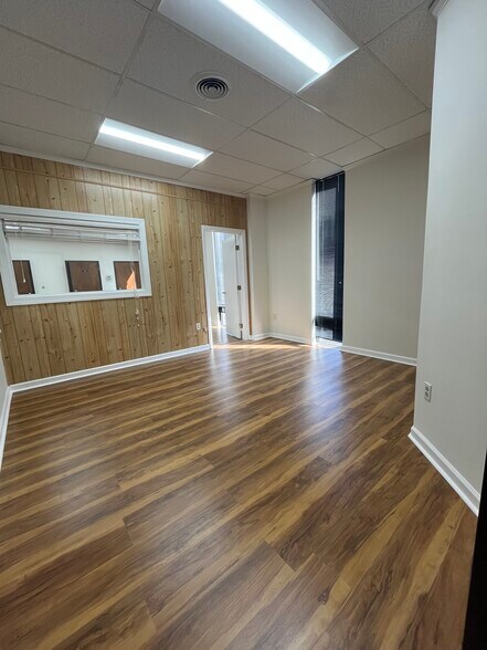 More Photos Of 6401 Carmel Rd, Charlotte Office For Lease