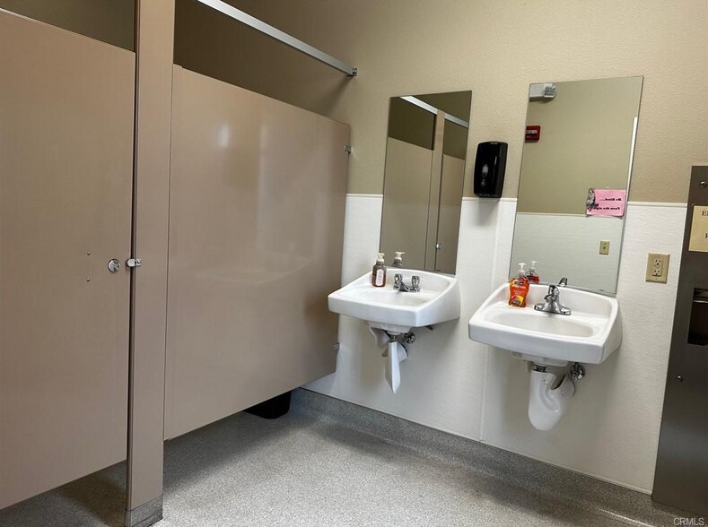 More Photos Of 132 Mission Ranch Blvd, Chico Office For Lease