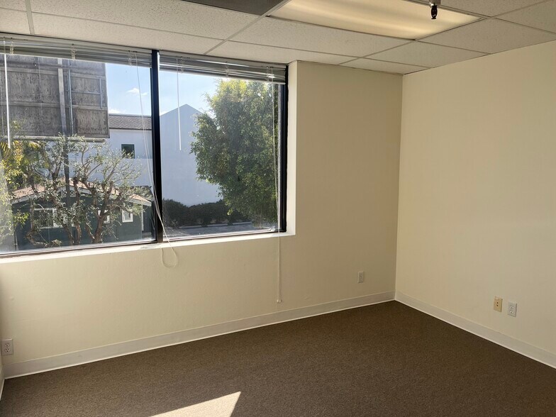 More Photos Of 2512 Artesia Blvd, Redondo Beach Office For Lease