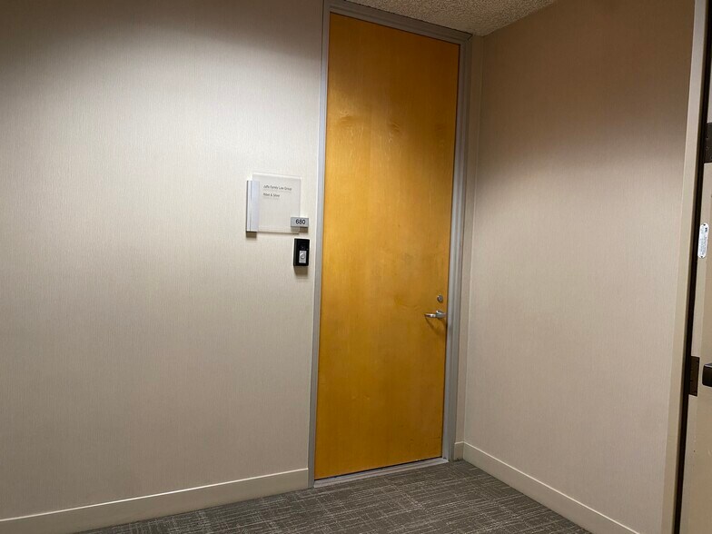 More Photos Of 1901 Avenue of the Stars, Los Angeles Office For Lease