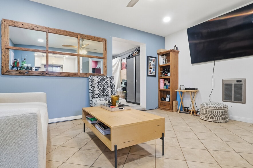 More Photos Of 1040 251st St, Harbor City Industrial For Sale